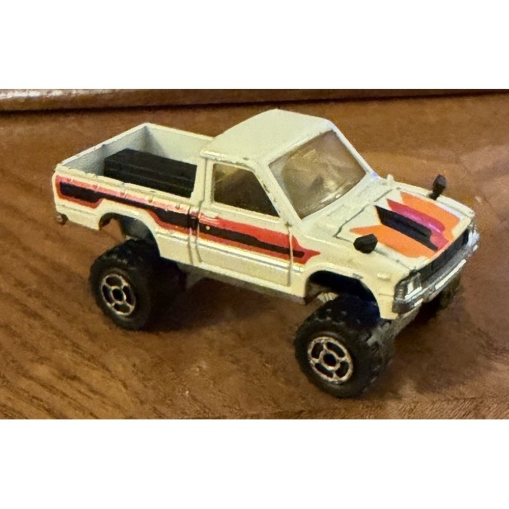 Vintage Majorette #287 WHITE TOYOTA 4x4 Pick Up Truck 1/64 FRANCE Diecast